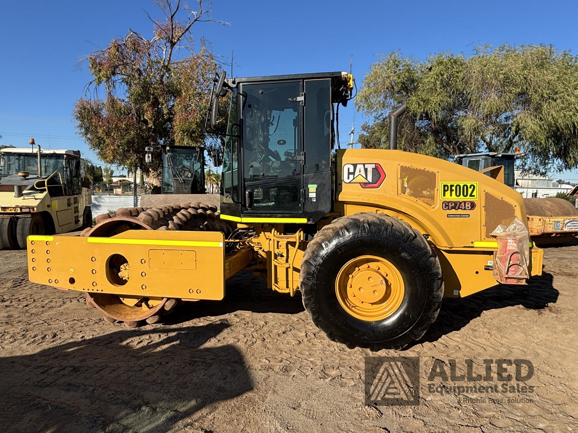 2021 CATERPILLAR CP74B PADFOOT ROLLER