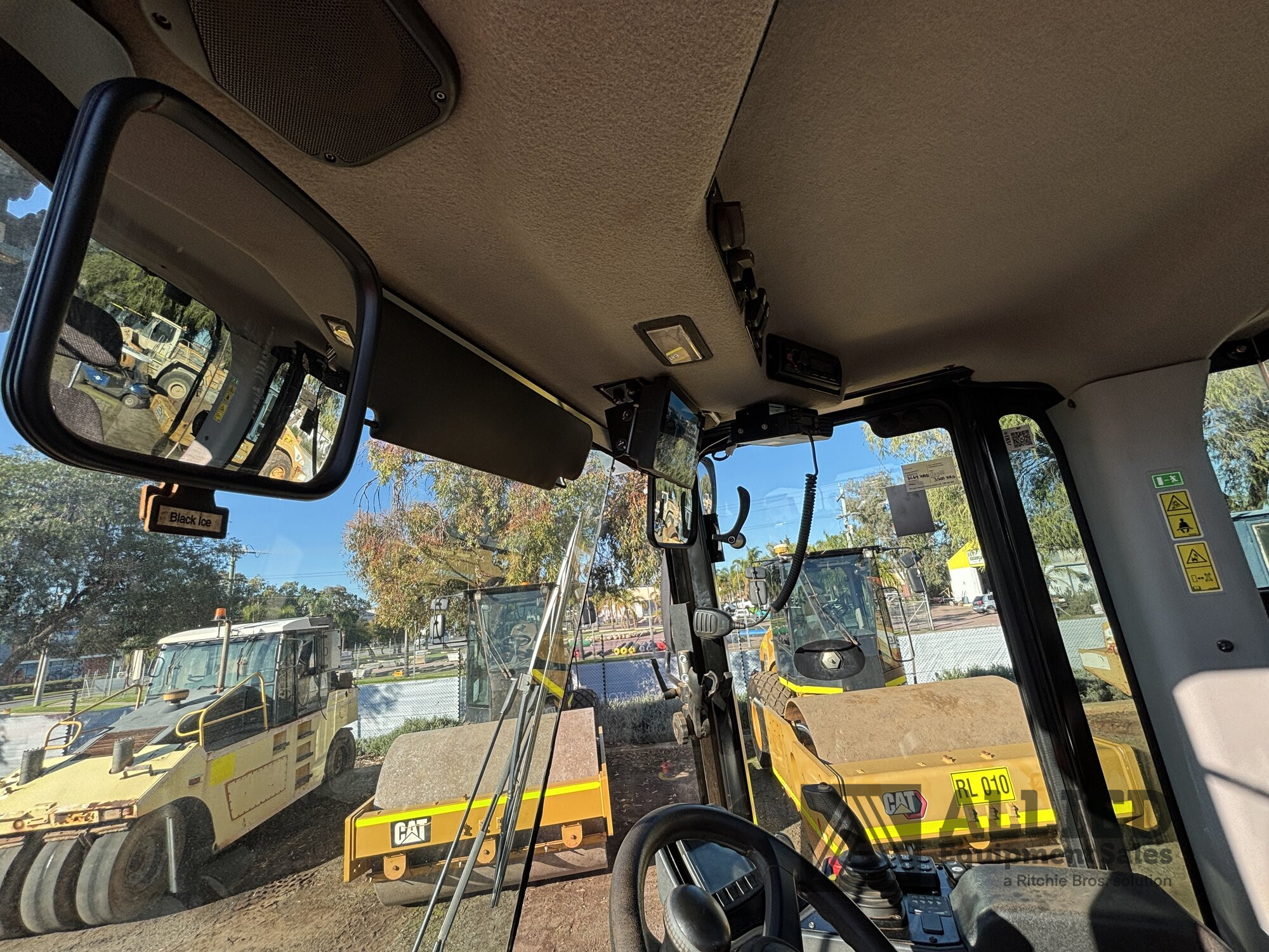 2021 CATERPILLAR CP74B PADFOOT ROLLER