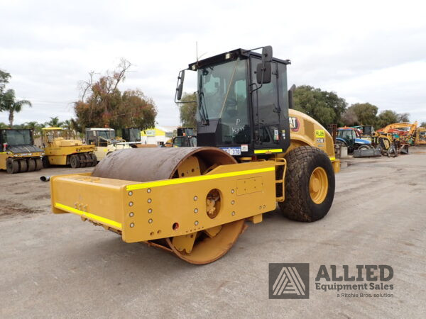 2021 CATERPILLAR CS74B SMOOTH DRUM ROLLER