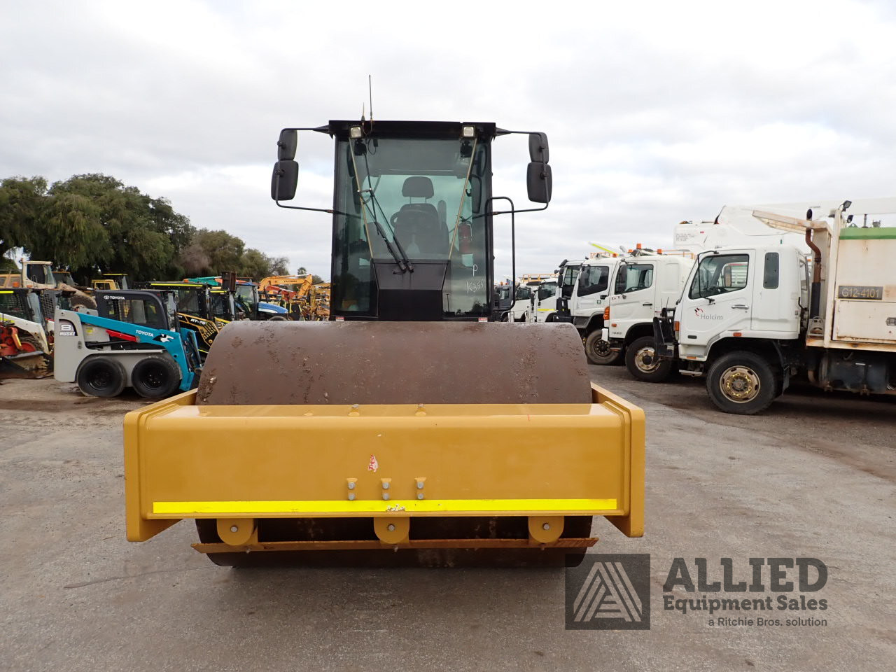 2021 CATERPILLAR CS74B SMOOTH DRUM ROLLER