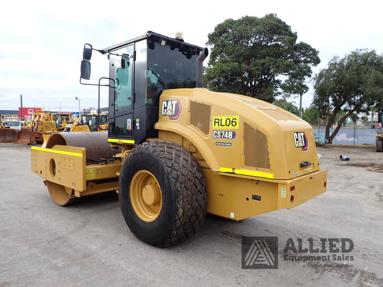 2021 CATERPILLAR CS74B SMOOTH DRUM ROLLER