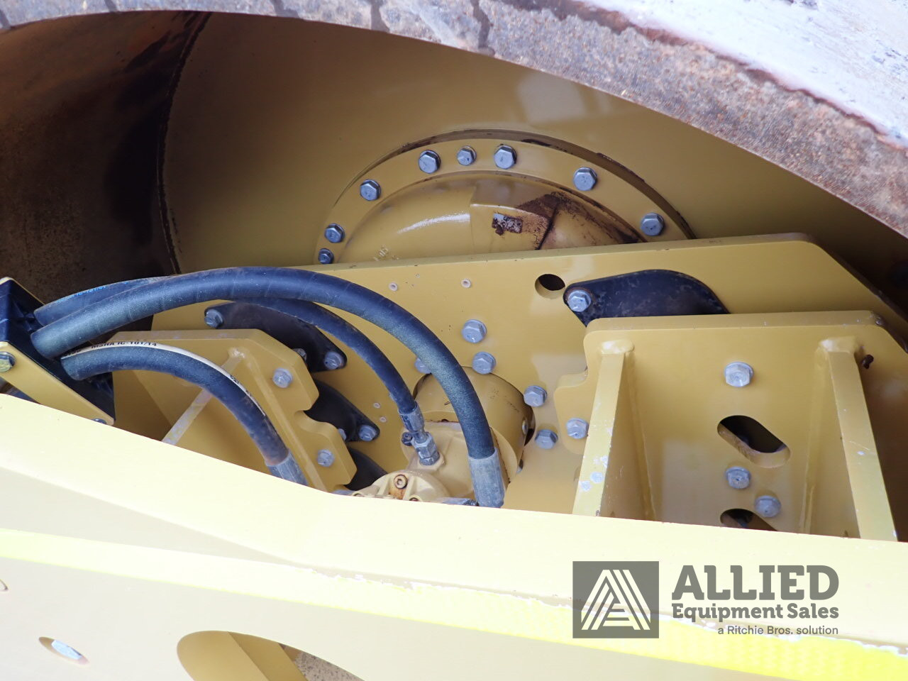 2021 CATERPILLAR CS74B SMOOTH DRUM ROLLER